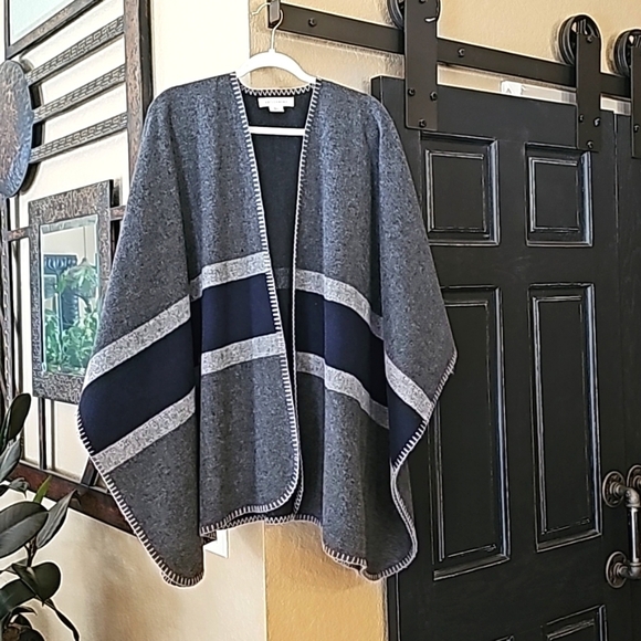 ARTISAN NY Poncho Ruana Wrap.  Large Poly Wool Blend - Picture 2 of 11